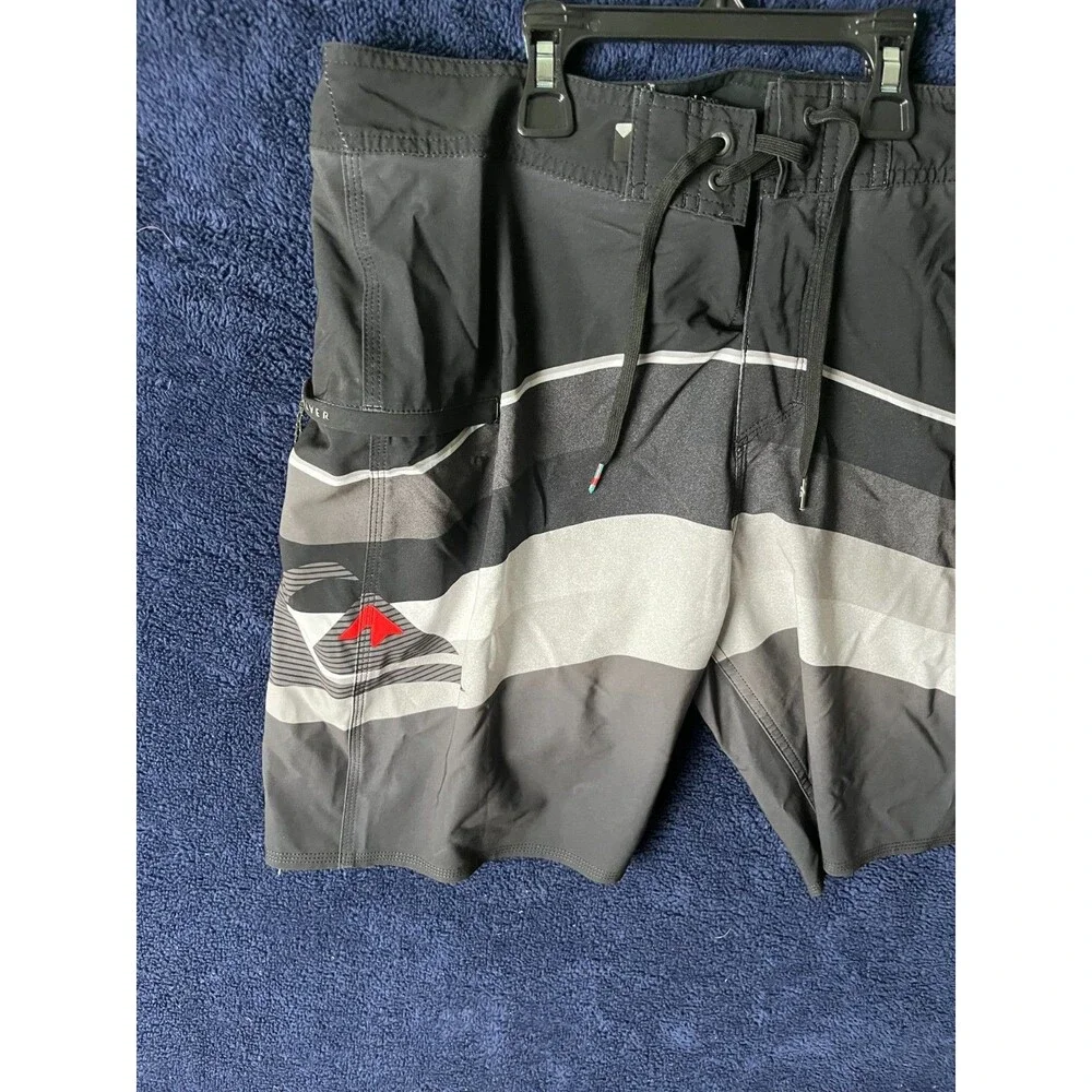 Quicksilver Shorts Mens Highline Boardshort Size 34 Gray Striped